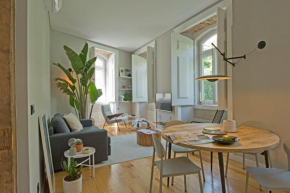 Update Urban Chic Flat in 19th Century Building 2 Bedrooms & 2 Bathrooms & AC Central Alfama District